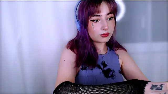 Snapshot of MistressEdith chatting on 06-19-26, 08:45 MistressEdith online show from 06-19-26, 08:45