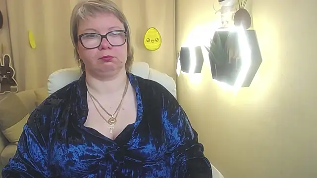 Snapshot of BonnnyBoobsy chatting on 04-14-26, 05:57 BonnnyBoobsy online show from 04-14-26, 05:57