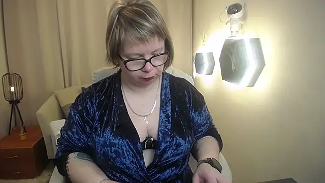 Snapshot of BonnnyBoobsy chatting on 04-23-26, 05:52 BonnnyBoobsy online show from 04-23-26, 05:52
