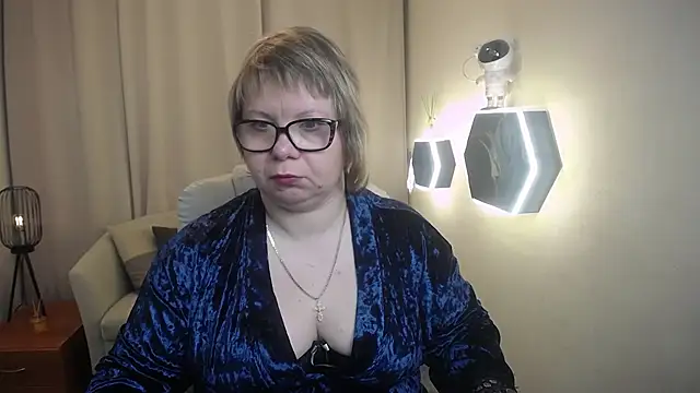 Snapshot of BonnnyBoobsy chatting on 04-24-26, 05:54 BonnnyBoobsy online show from 04-24-26, 05:54