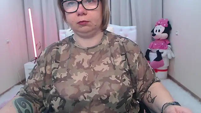 Snapshot of BonnnyBoobsy chatting on 05-01-26, 05:45 BonnnyBoobsy online show from 05-01-26, 05:45