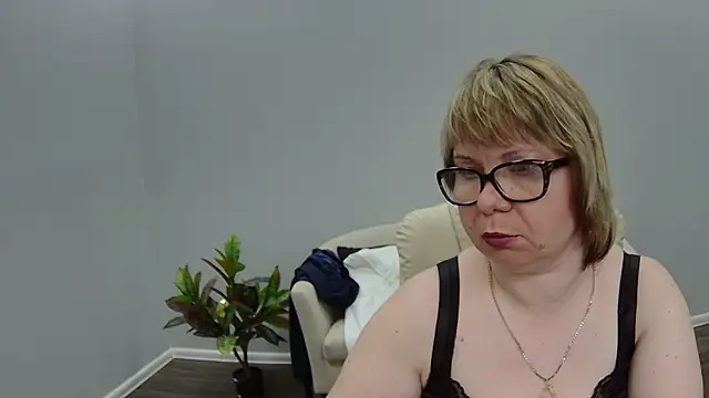 BonnnyBoobsy online show from 07-18-26, 06:34