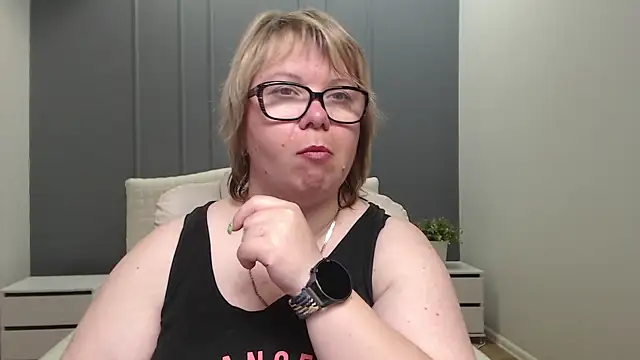 BonnnyBoobsy online show from 07-28-26, 06:42