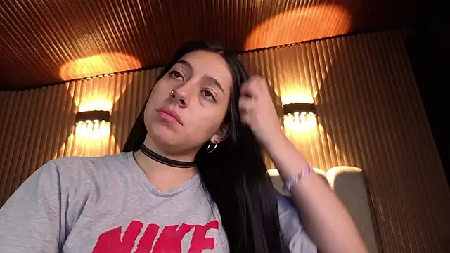 Snapshot of Melannyy_V chatting on 03-21-26, 12:43 Melannyy V online show from 03-21-26, 12:43