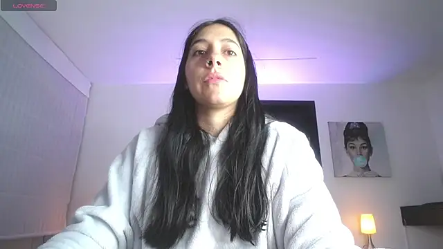 Melannyy V online show from 05-27-26, 01:19