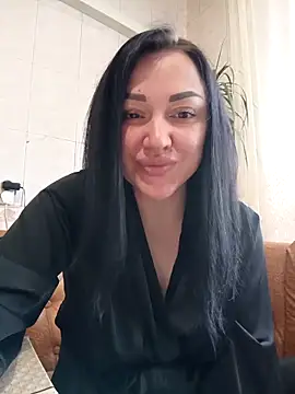 Elsie-Nora online show from 04-15-26, 05:58