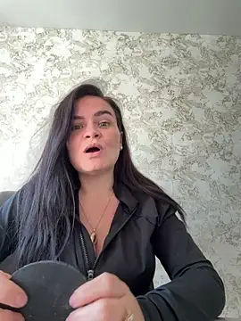 Snapshot of Sierra-XOX chatting on 03-19-26, 10:08 Sierra-XOX online show from 03-19-26, 10:08