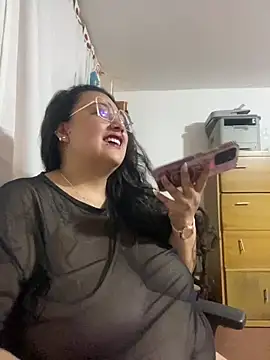 Snapshot of AvaRyd chatting on 05-26-26, 04:52 AvaRyd online show from 05-26-26, 04:52