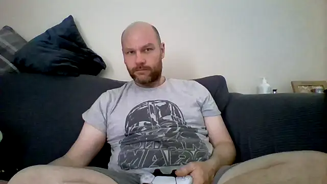 Snapshot of pitch_122 chatting on 05-29-26, 10:35 pitch 122 online show from 05-29-26, 10:35