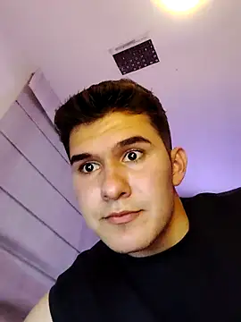 Snapshot of Cesrcolombiano chatting on 03-19-26, 02:26 Cesrcolombiano online show from 03-19-26, 02:26