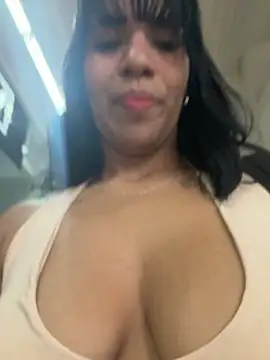 Snapshot of MonserratJons01 chatting on 05-03-26, 03:29 MonserratJons01 online show from 05-03-26, 03:29