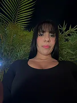 Snapshot of MonserratJons01 chatting on 05-08-26, 12:27 MonserratJons01 online show from 05-08-26, 12:27