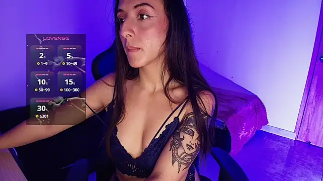 Nicolwhitee online show from 05-30-26, 12:19