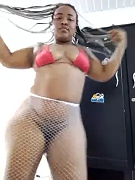 Snapshot of valeryhotbrown chatting on 03-21-26, 05:27 valeryhotbrown online show from 03-21-26, 05:27