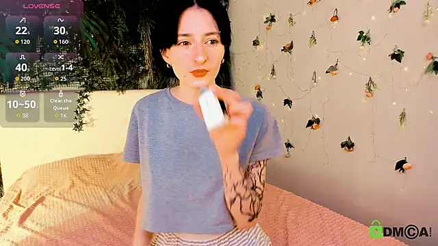 Kira  Cutie online show from 05-28-26, 09:23