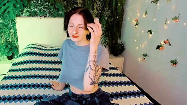 Kira  Cutie online show from 07-05-26, 07:32