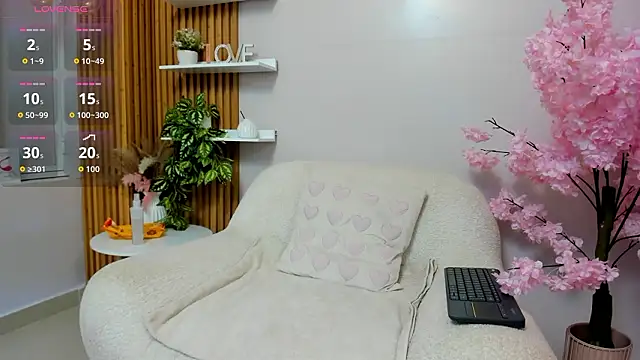 Snapshot of Maiasweet_ chatting on 03-29-26, 02:22 Maiasweet online show from 03-29-26, 02:22