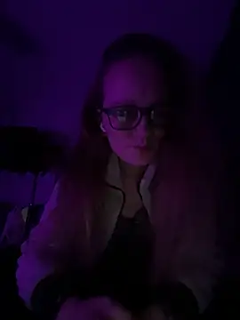LizzieZ1975 online show from 05-26-26, 11:56