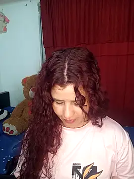 Snapshot of Eimye28Cute chatting on 03-26-26, 03:56 Eimye28Cute online show from 03-26-26, 03:56