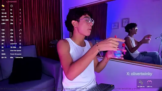 Snapshot of Oliver20__ chatting on 04-12-26, 04:50 Oliver20 online show from 04-12-26, 04:50