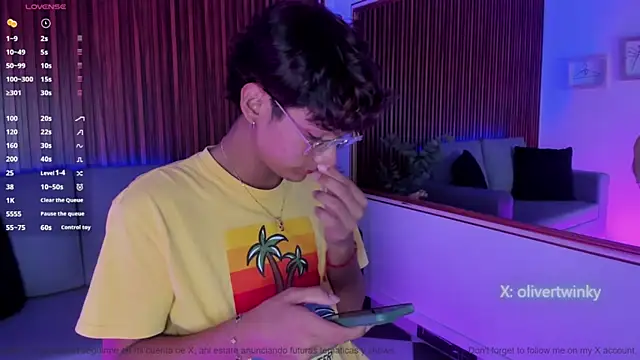 Snapshot of Oliver20__ chatting on 04-15-26, 04:30 Oliver20 online show from 04-15-26, 04:30