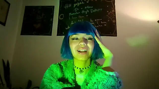 Snapshot of Tabitta_ chatting on 05-18-26, 04:07 Tabitta online show from 05-18-26, 04:07