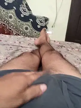 Snapshot of yoursTelugu_boy chatting on 04-06-26, 04:46 yoursTelugu boy online show from 04-06-26, 04:46