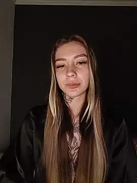 Snapshot of alyssa_22 chatting on 07-08-26, 04:17 alyssa 22 online show from 07-08-26, 04:17