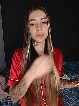 Snapshot of alyssa_22 chatting on 07-11-26, 03:53 alyssa 22 online show from 07-11-26, 03:53