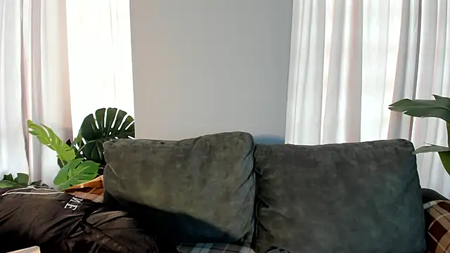  EmilyRouge  online show from 05-12-26, 09:56