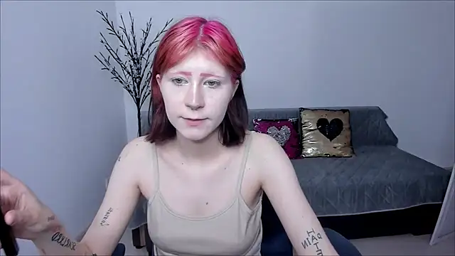Frau Emma online show from 05-20-26, 06:08