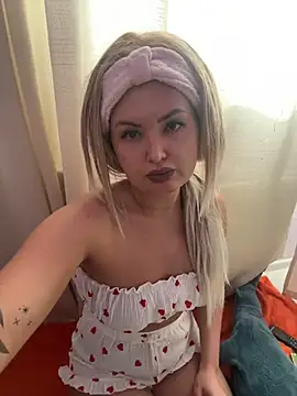 Snapshot of Miroslava_harisma chatting on 03-23-26, 06:17 Miroslava harisma online show from 03-23-26, 06:17