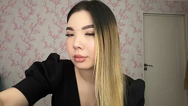 Snapshot of Louise_Kiss_ chatting on 03-24-26, 09:14 Louise Kiss online show from 03-24-26, 09:14