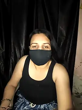 Snapshot of REENA-STRIP chatting on 04-25-26, 02:58 REENA-STRIP online show from 04-25-26, 02:58