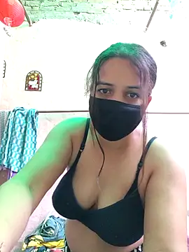 Snapshot of REENA-STRIP chatting on 04-28-26, 05:45 REENA-STRIP online show from 04-28-26, 05:45