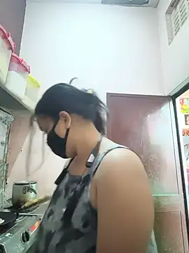 Snapshot of REENA-STRIP chatting on 05-16-26, 06:54 REENA-STRIP online show from 05-16-26, 06:54
