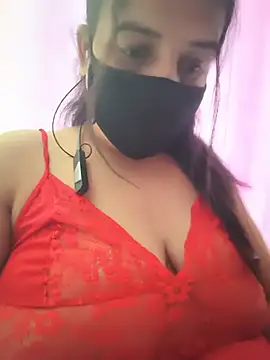 Snapshot of REENA-STRIP chatting on 05-19-26, 06:20 REENA-STRIP online show from 05-19-26, 06:20