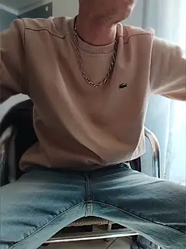 Snapshot of Skinboy06 chatting on 03-19-26, 12:20 Skinboy06 online show from 03-19-26, 12:20