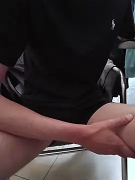 Skinboy06 online show from 05-17-26, 08:55