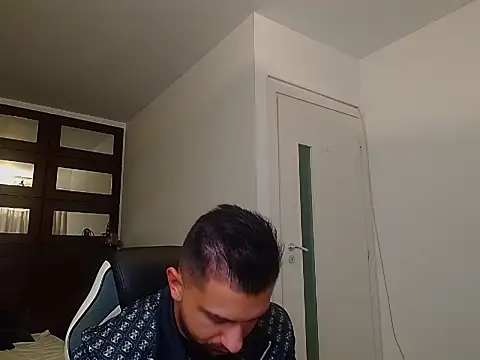BryceReign online show from 05-10-26, 04:28