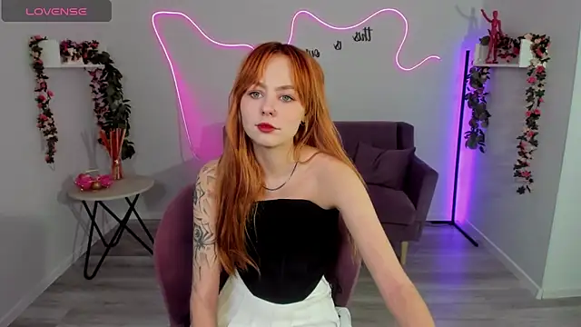 Snapshot of MiaSensitive chatting on 03-27-26, 01:00 MiaSensitive online show from 03-27-26, 01:00