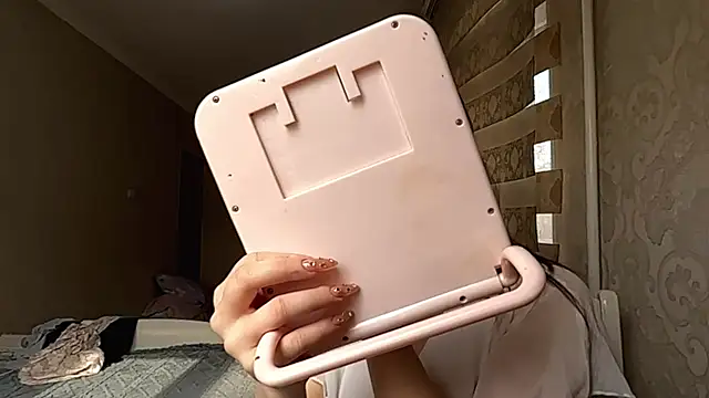 Snapshot of EffieCappaert chatting on 03-20-26, 10:09 EffieCappaert online show from 03-20-26, 10:09