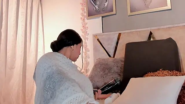 Snapshot of Mrs_Daniels chatting on 04-07-26, 12:33 Mrs Daniels online show from 04-07-26, 12:33