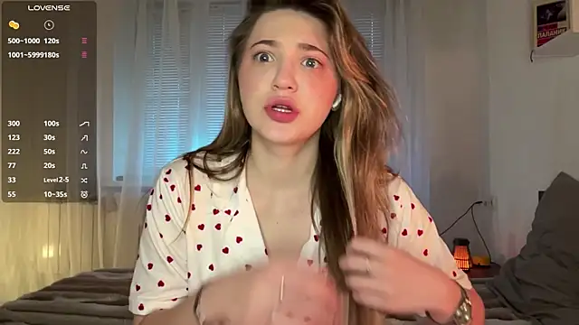 1Kellynaive online show from 04-13-26, 04:01