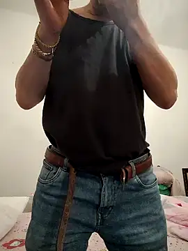 Snapshot of FINCHELABARCAVA chatting on 03-24-26, 05:07 FINCHELABARCAVA online show from 03-24-26, 05:07