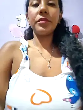 Snapshot of emily_fox01 chatting on 06-02-26, 04:25 emily fox01 online show from 06-02-26, 04:25