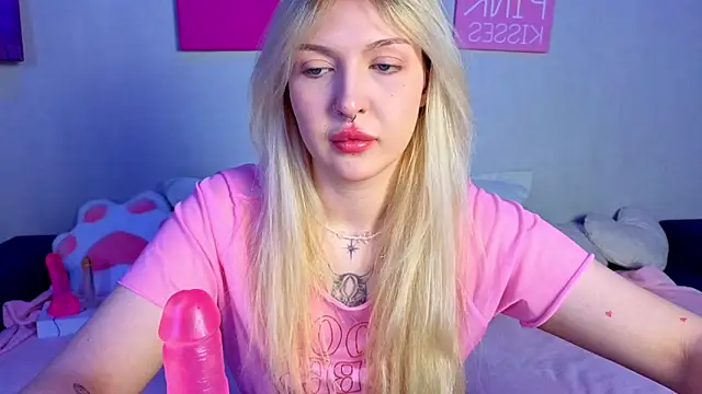 BlondieSummer online show from 05-17-26, 09:06