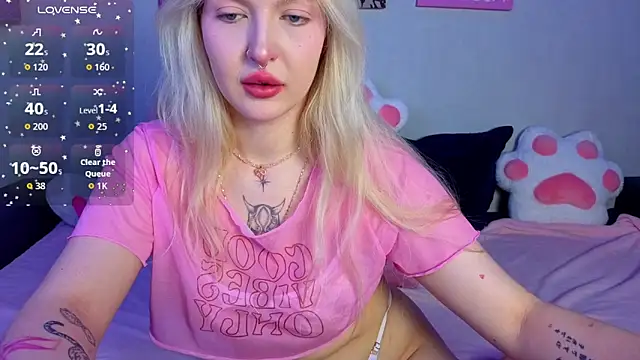 BlondieSummer online show from 05-23-26, 03:38