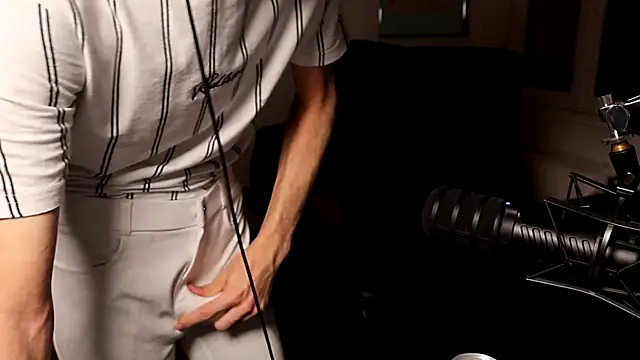 leggingshot1 online show from 05-12-26, 07:44