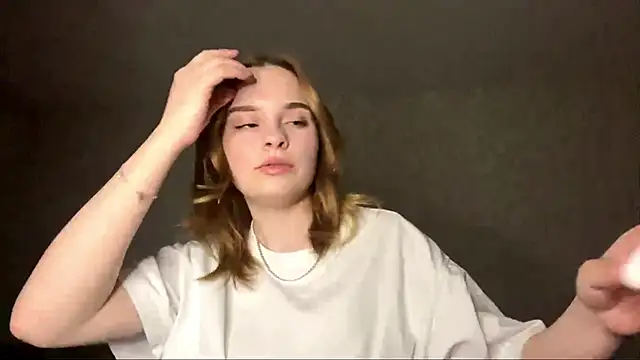 Snapshot of SageFennell chatting on 03-19-26, 05:06 SageFennell online show from 03-19-26, 05:06